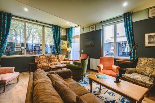 Hotel Suites Saint Brice