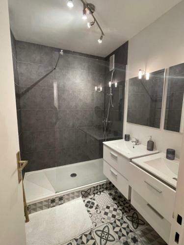 Chambre Avec Espaces Communs � Partager