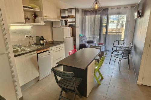 Apartment For 4 People In A Secure Residence