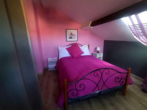 Chambre Pinky Elisabeth Proche Paris
