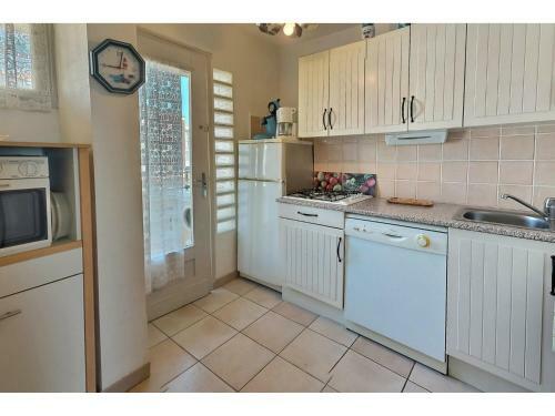 Sea View Apartment For 4 People