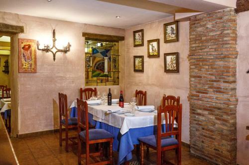 Fonduq Hotel Hospederia El Pilar
