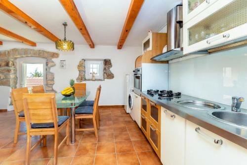 Pool & Hot Tub Villa Marina Cres