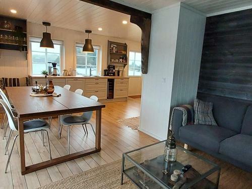 Holiday Home Bremnes III