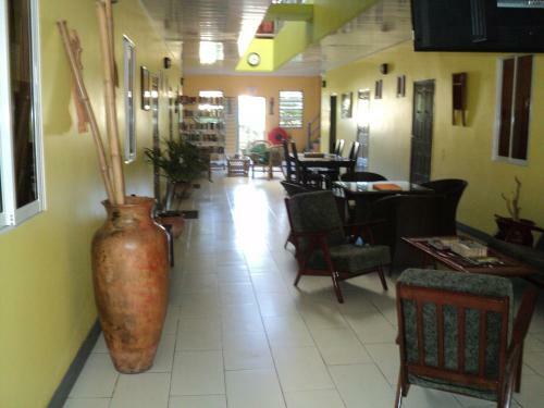 Felisa Apartments