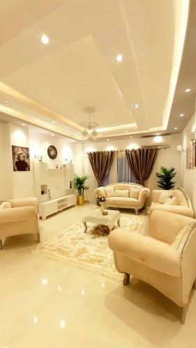 Private Apartment At Amwaj Hotel
