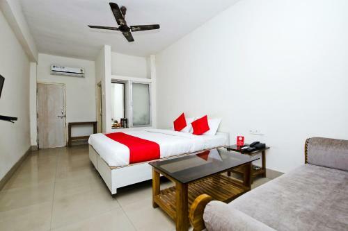 Hotel Oyo 25064 Chandrika