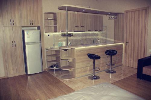Apartment On Janashia 13