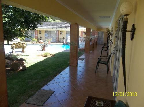 Hostal African Elephant Guesthouse