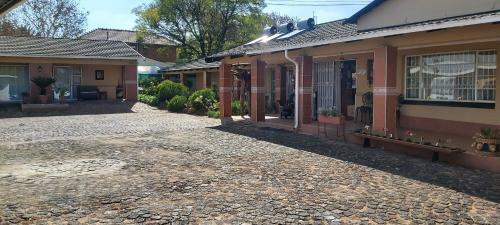 Hostal African Elephant Guesthouse