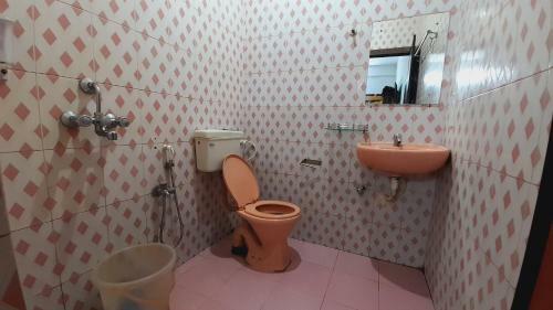 Hostal Most Elvis Beach House