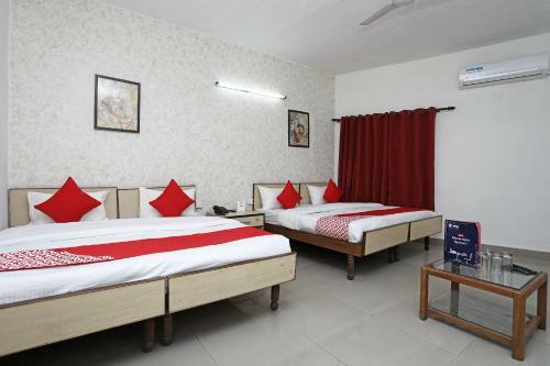 Oyo 11937 Hotel Meedo