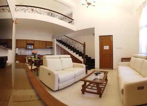 Emerald Villa