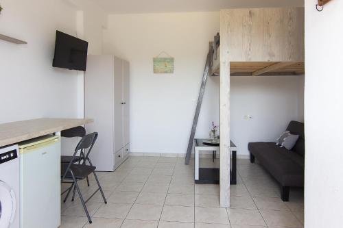 M 'n' M Studio Apartment 2