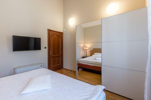 Apartments Lav & Lavica