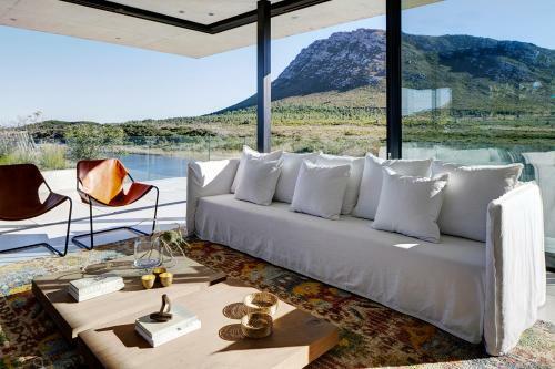 Restio River House