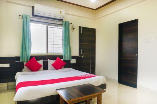 Oyo 65175 Hotel Anand