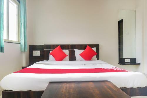 Oyo 65175 Hotel Anand