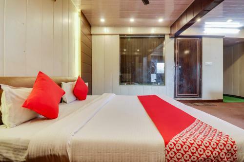 Oyo 65090 Hotel Grand Palace