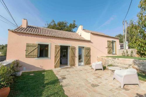Walnut Cottage - Cosiness Between Hills And Sea.