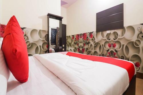 Oyo 68677 Hotel Galaxy