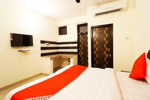 Hotel Oyo 60914 Crb Palace