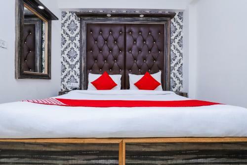 Oyo 24801 Hotel Star Palace