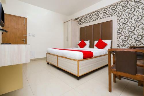 Oyo 24801 Hotel Star Palace