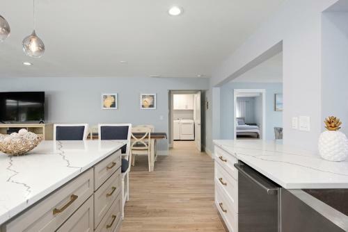 Water Front Private Pool Spa Home With Boat Docking Available Home