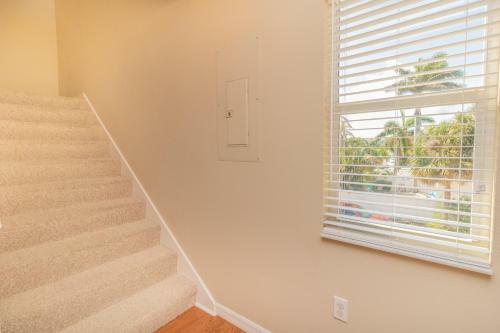 3 Bedrooms With Gulf Views Unit B Steps Away From Beach Villa