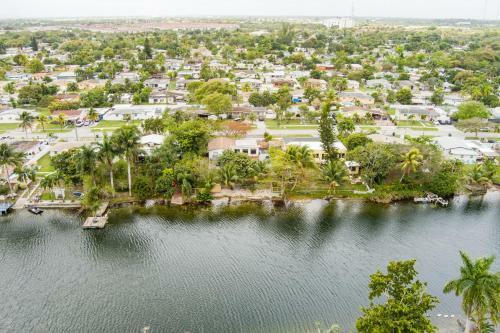 Villa Lake-house Waterfront Lifestyle