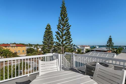 7 Bedroom Private Pool Spa Home Walking Distance To Beach Home