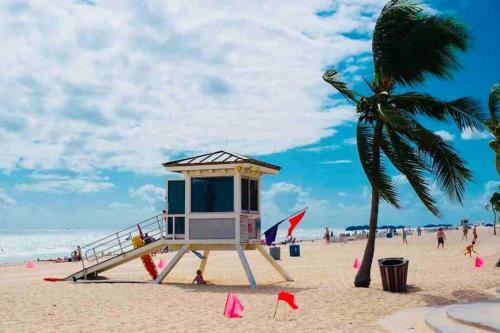 Family Blue Home 6beds&2baths Olas Boulevard