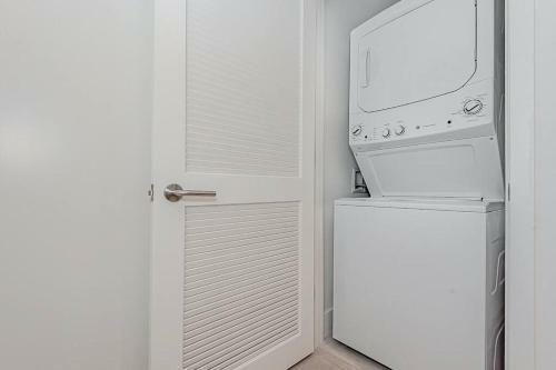 1 Million Dollar Listingoceanfront Balcony 2br2ba