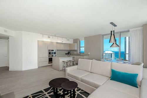 5 Wrap Around Balcony 2br Insane Views