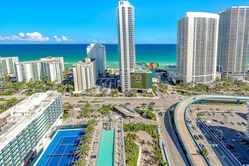 5 Wrap Around Balcony 2br Insane Views