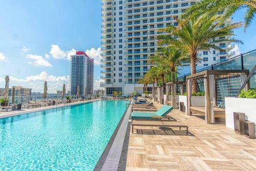 5 Amenities Luxury 3brcorner Balcony Wpanor View