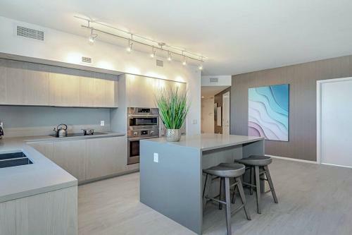 5 Amenities Luxury 3brcorner Balcony Wpanor View