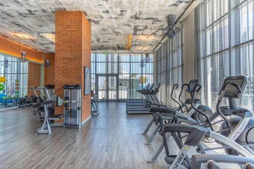 5 Amenities Luxury 3brcorner Balcony Wpanor View