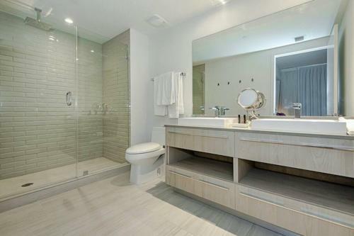 5 Amenities Luxury 1br Front Intercostal View Balcony