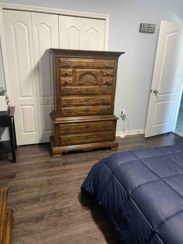 Hostal Queen Size Bed With Full Bathroom Next Door