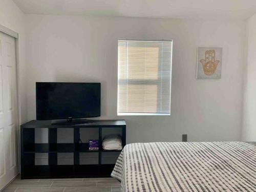 Upscale 3 Bedroom Home In Pinellas Park