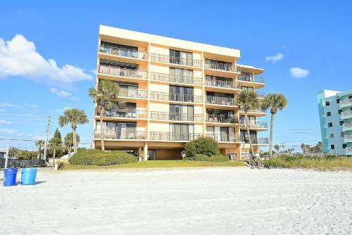 Trillium 3a - Bright And Coastal Beachfront Vibes