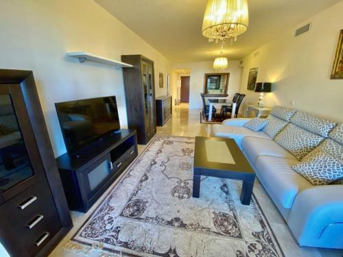 Great Apartment With Tropical Garden