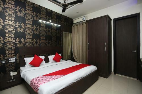 Oyo 29690 Hotel Galaxy