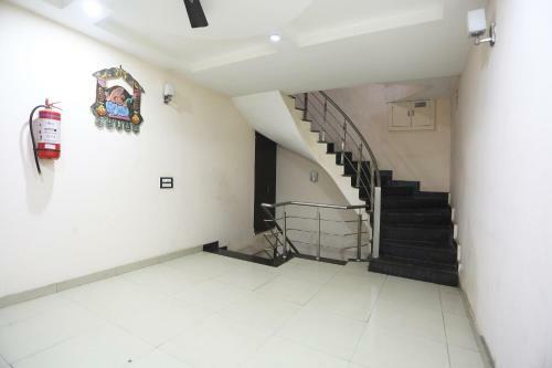Oyo 29690 Hotel Galaxy