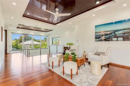 Tastefully Furnished Luxurious Home