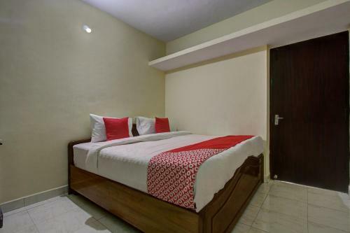 Hotel Oyo 22924 Gv Residency