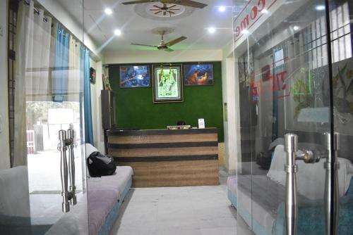Hotel Shri Hari Palace By Wb Inn