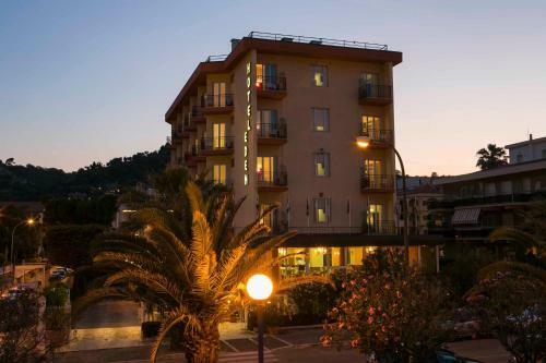 Hotel Eden